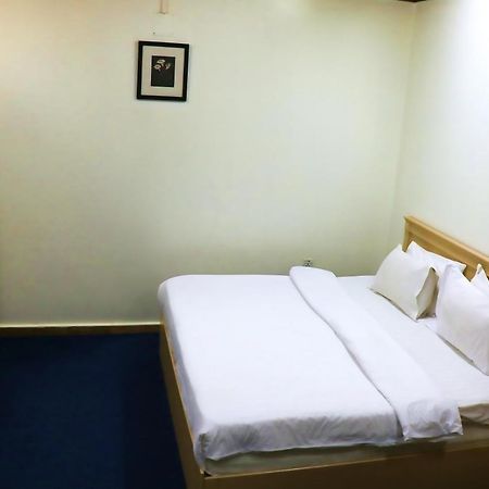 Al Farhan Hotel Suites Ер-Ріяд Екстер'єр фото