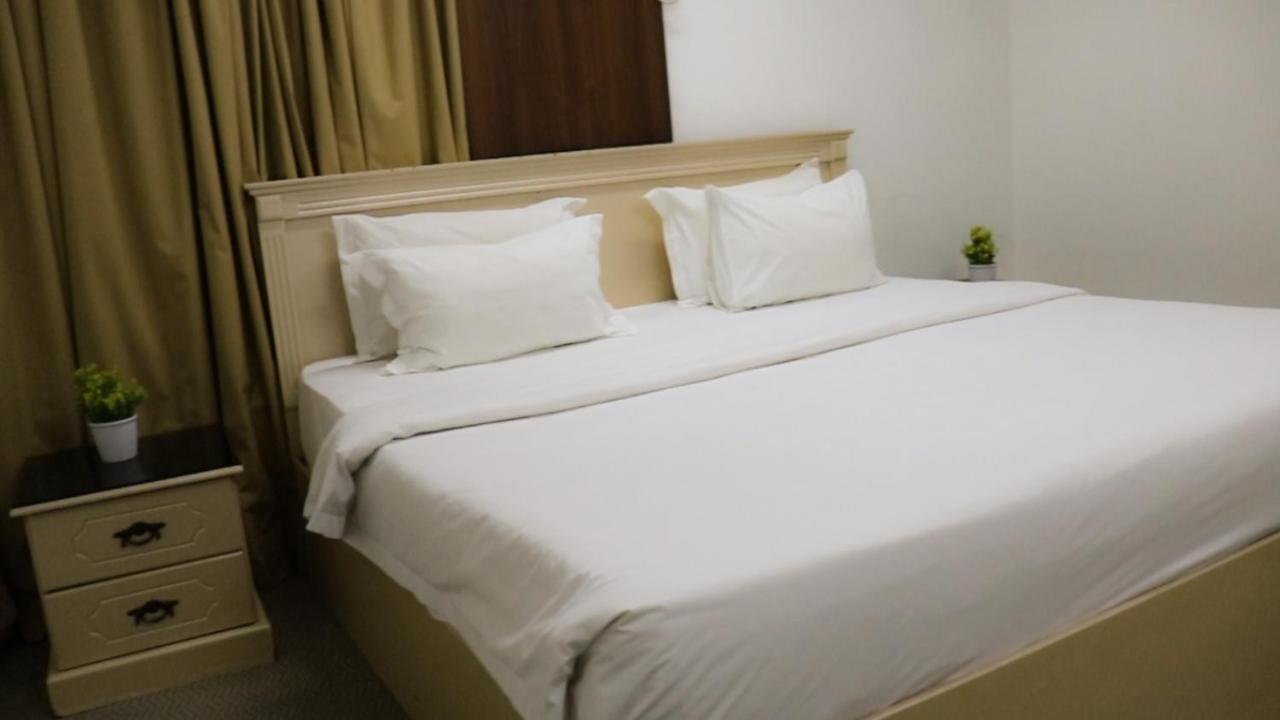 Al Farhan Hotel Suites Ер-Ріяд Екстер'єр фото