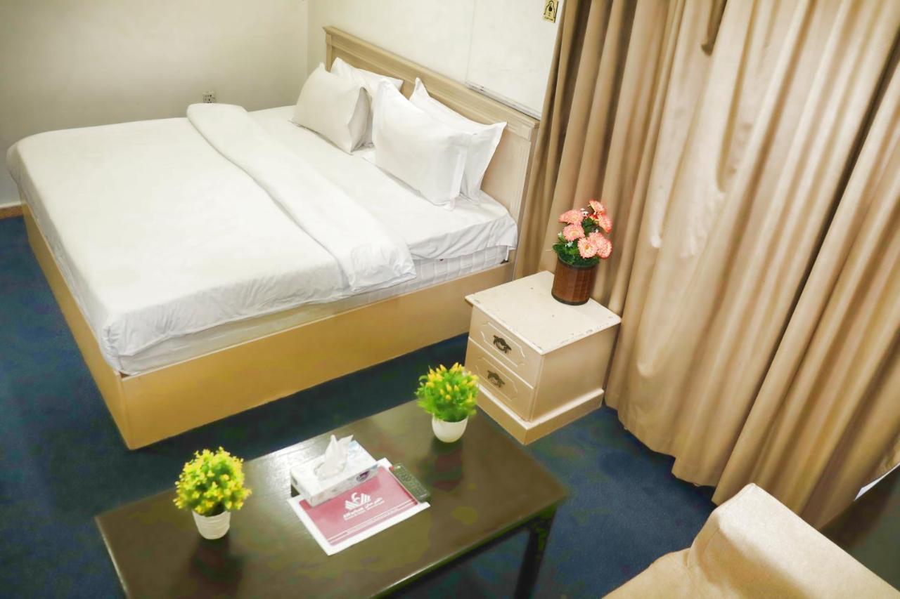 Al Farhan Hotel Suites Ер-Ріяд Екстер'єр фото